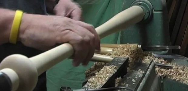 The Sweet Spot: New Yorker Crafts Baseball Bats One at a Time This piece on a man who makes baseball bats by hand is not the usual sort of story we do at the New York Reporting Project. It’s not about an...